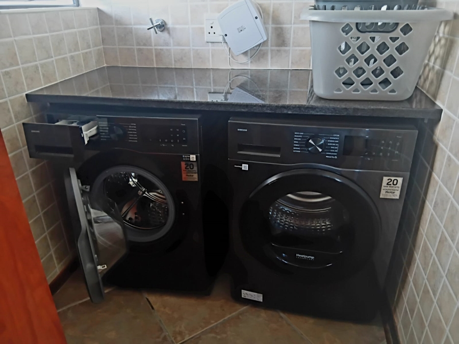To Let 3 Bedroom Property for Rent in Dana Bay Western Cape